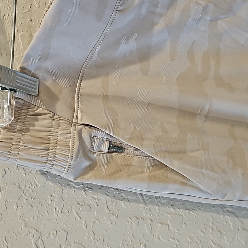 NWT Athleta Brooklyn Camo Joggers size 24 - Picture 5 of 13